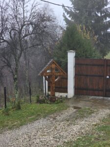 Schitul Bradu din Gurguiata – Urcare din Baile Olanesti
